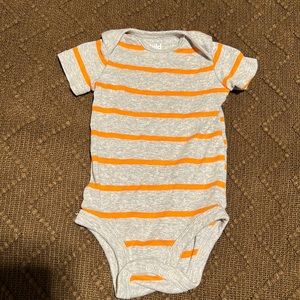 Short sleeve onesie